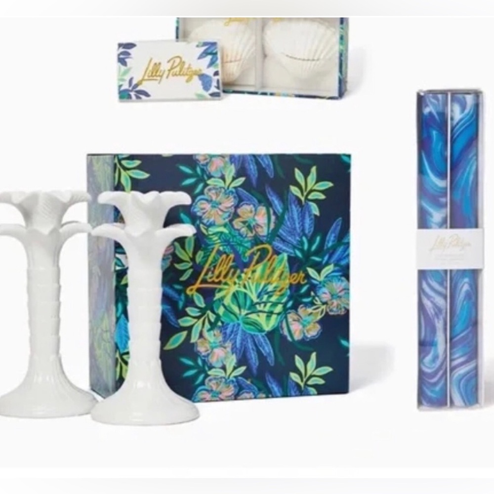 Lilly Pulitzer 2 Candle Holders, 2 Candles, 4 Place Holders, 4 Card Hollders